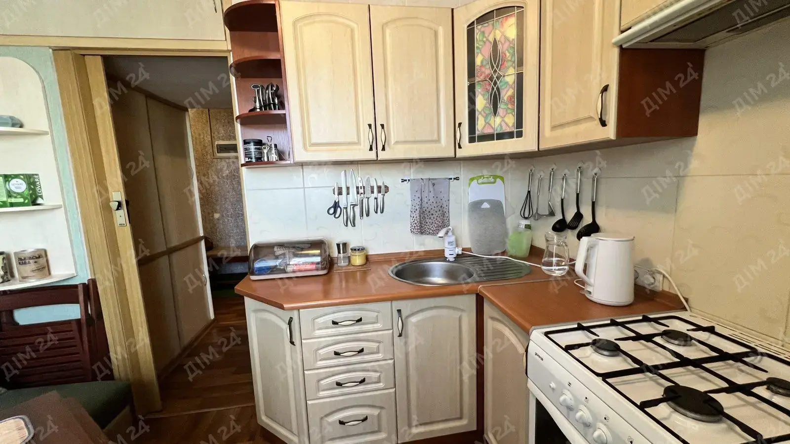 Чудова квартира на інституті звязку