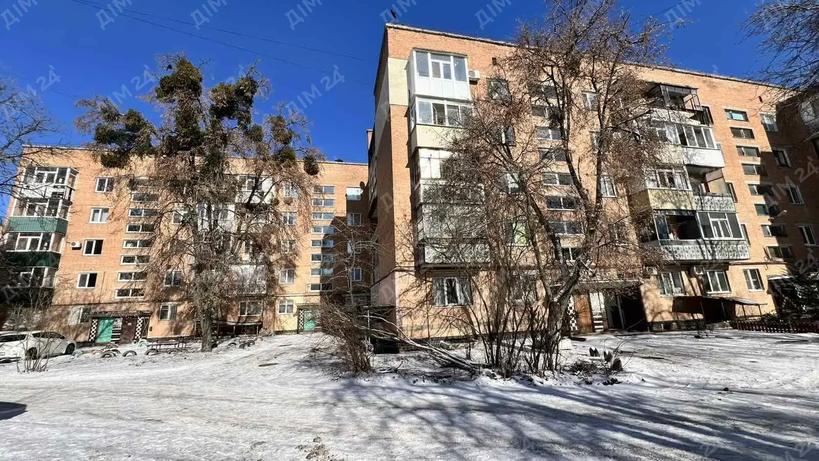 Чудова квартира на інституті звязку