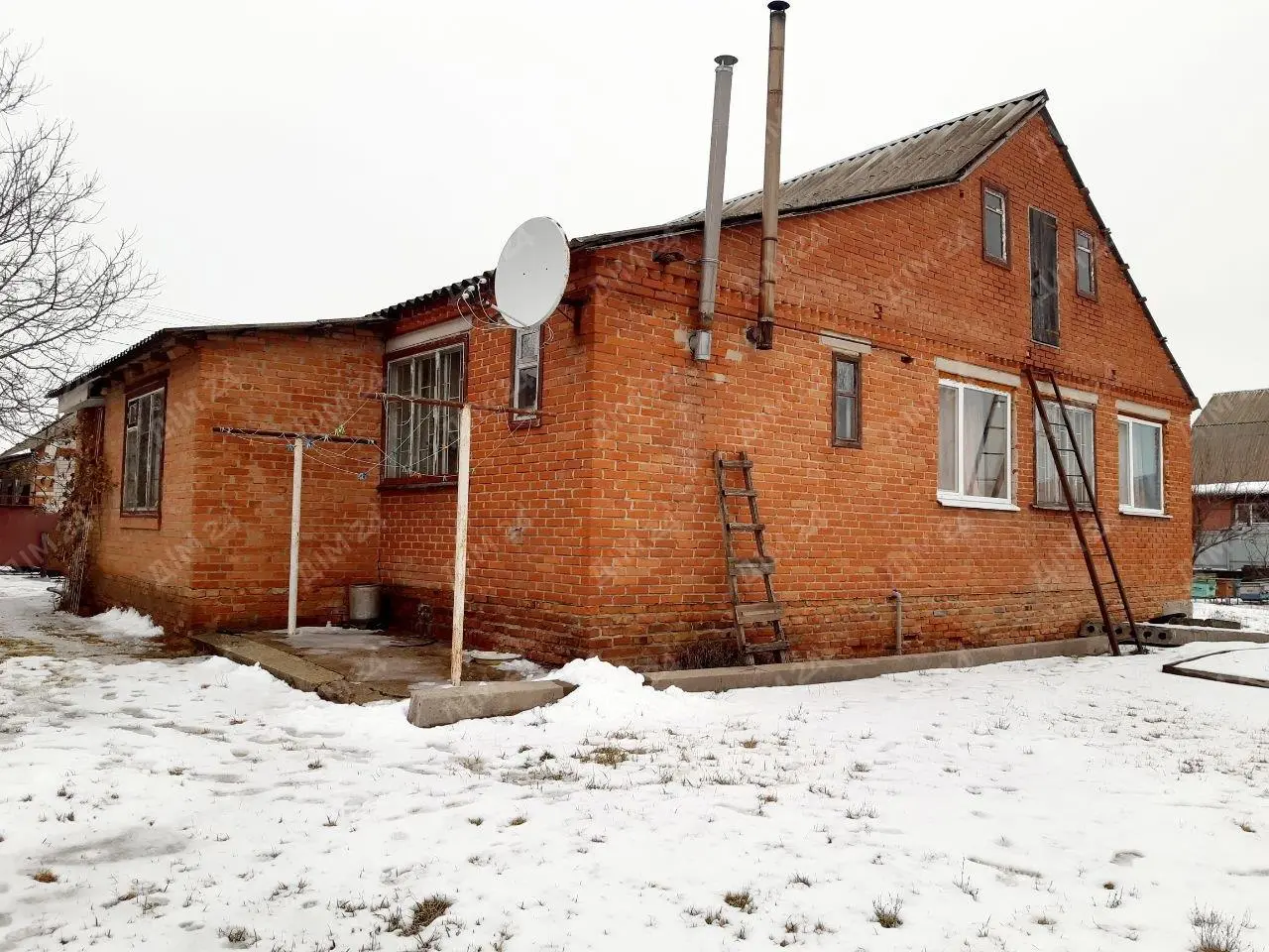 Просторий будинок в Нових Санжарах.