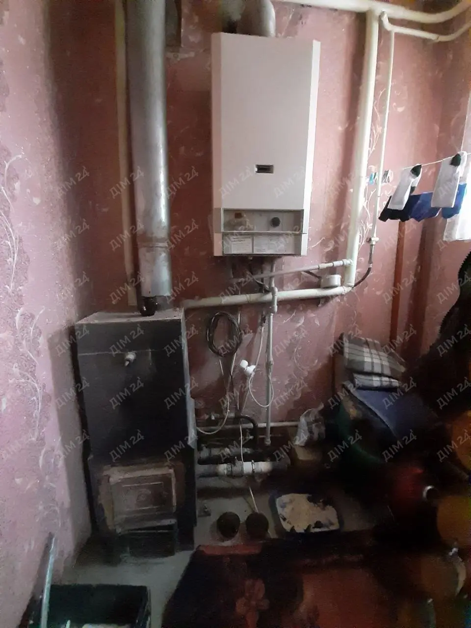 Просторий будинок в Нових Санжарах.