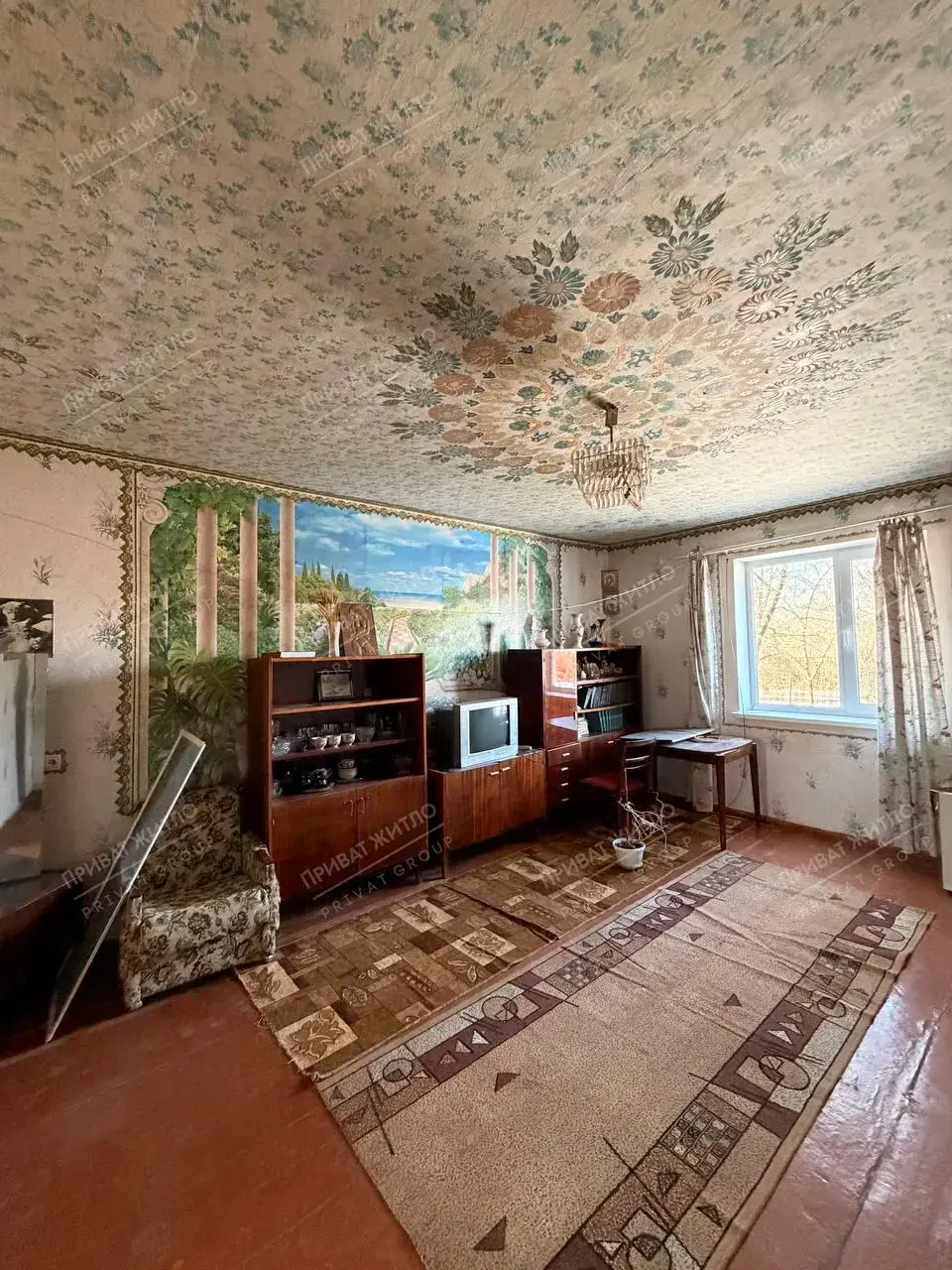 Окремий будинок зі зручностями. 