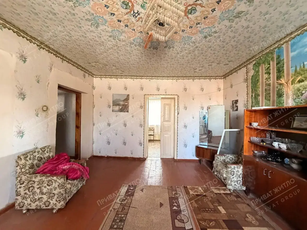 Окремий будинок зі зручностями. 