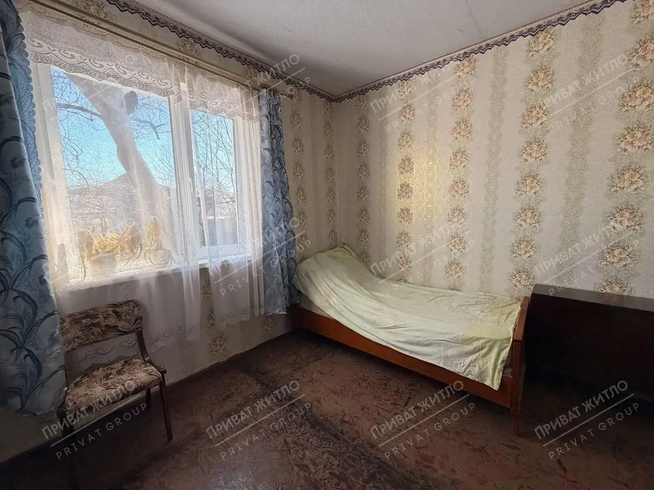 Окремий будинок зі зручностями. 