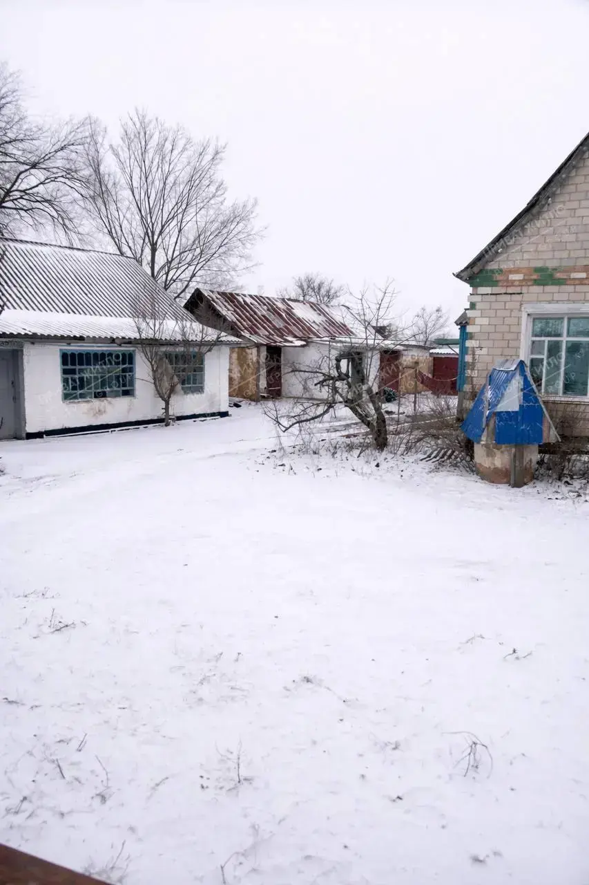 Окремий будинок зі зручностями. 