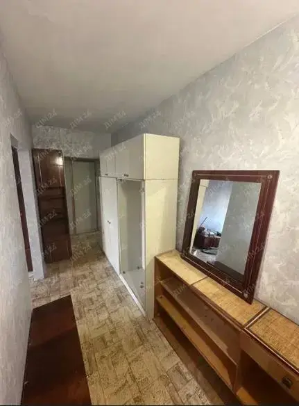 Затишна трикімнатна квартира на Алмазному