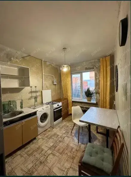 Затишна трикімнатна квартира на Алмазному