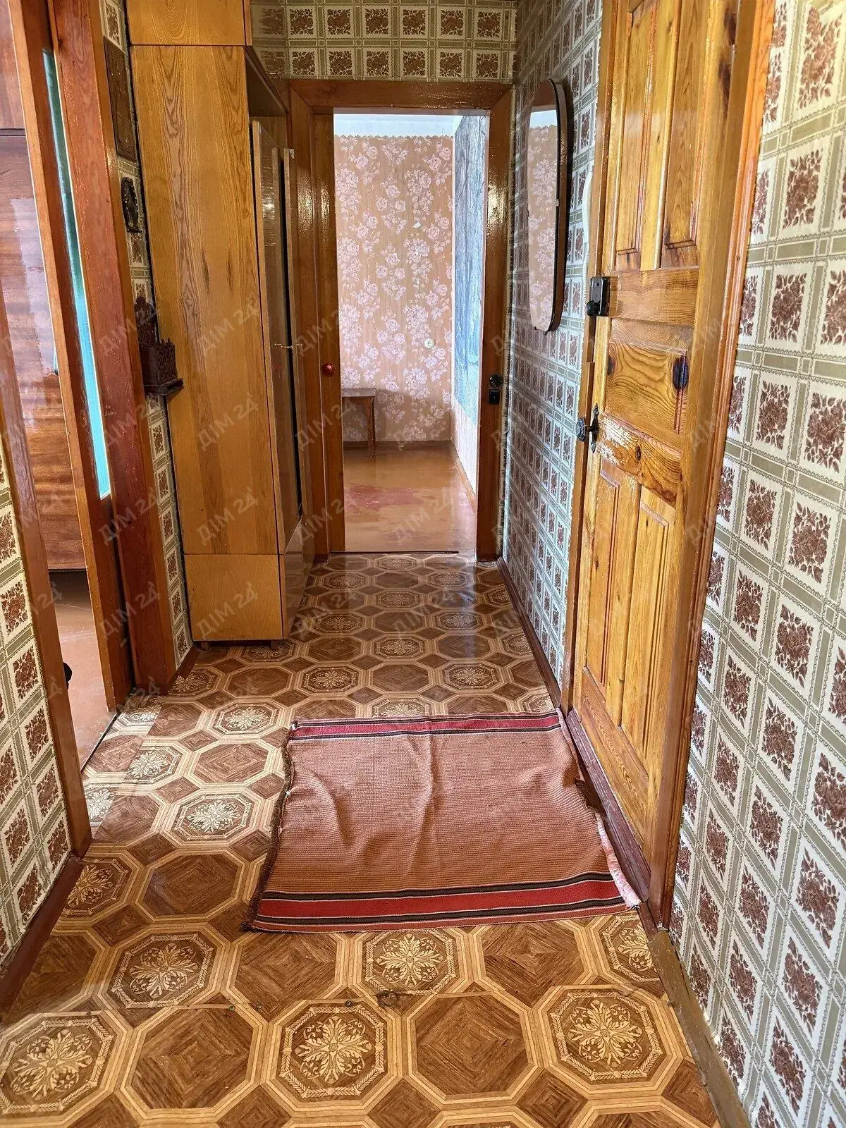 Продаж двокімнатної квартири з окремими кімнатами по кільцю
