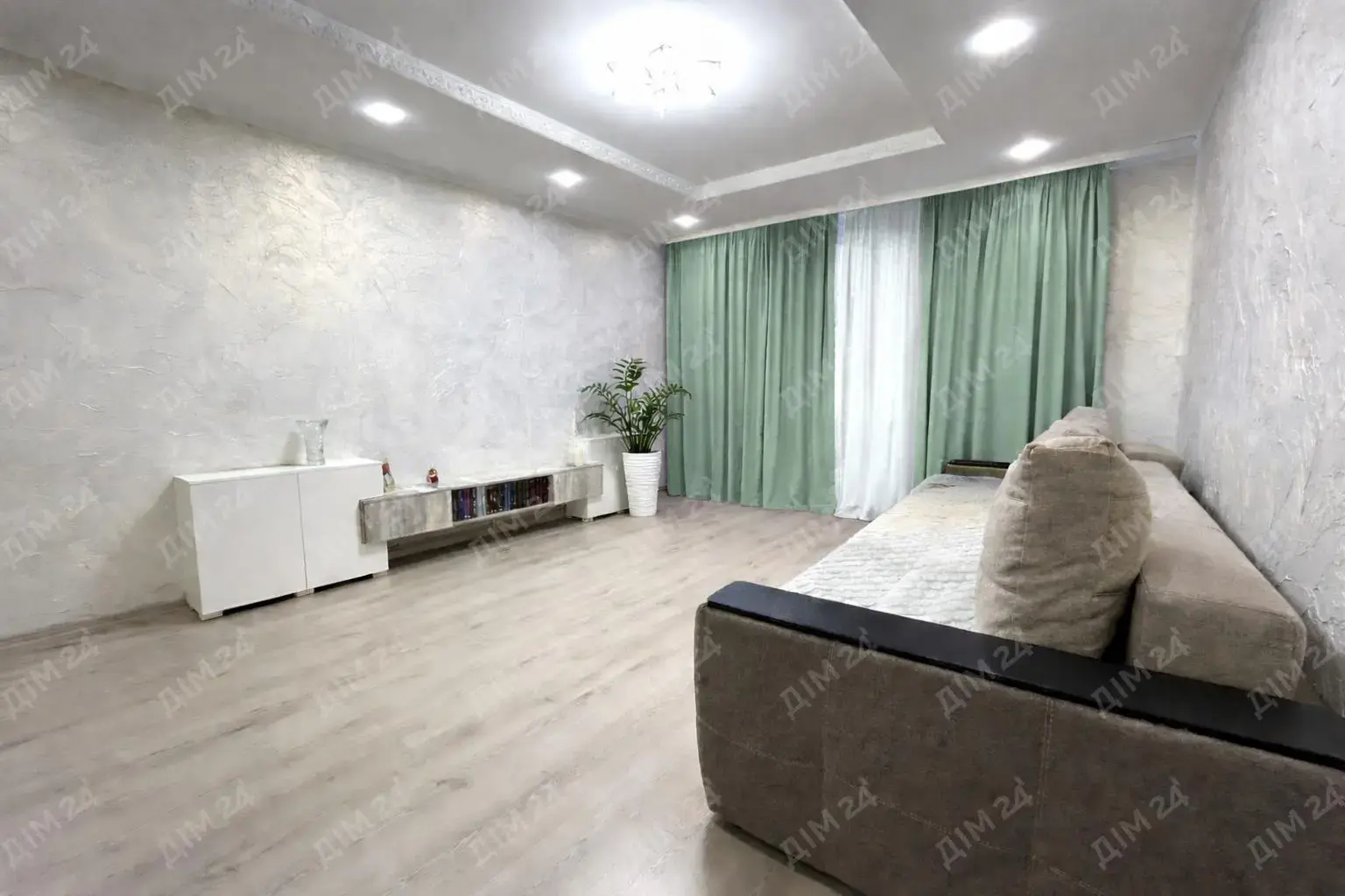 Затишний будинок із ремонтом у Нових Санжарах, Полтавська область