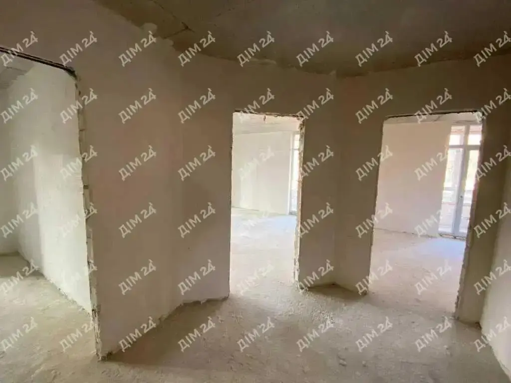 Велика 3-кімнатна з АО. Центр