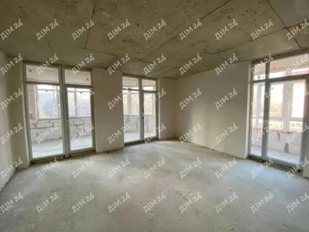 Велика 3-кімнатна з АО. Центр