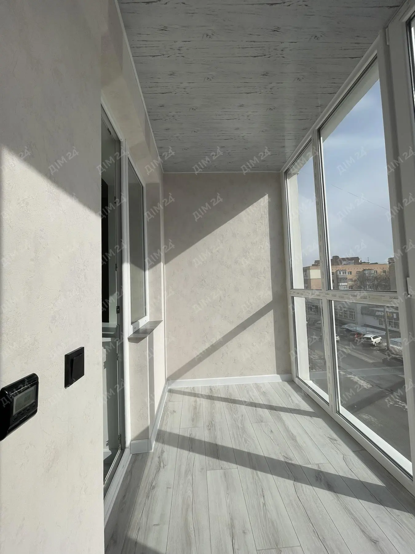 Продаж однокімнатної квартири з новим ремонтом у цегляній новобудові по кільцю.