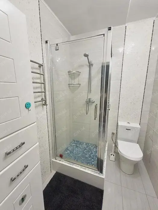 Трикімнатна квартира в центрі, біля Листопаду