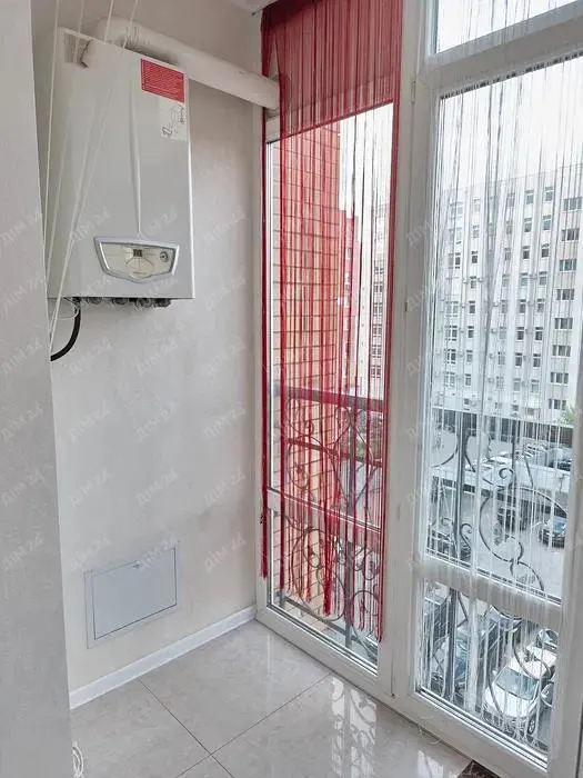 Трикімнатна квартира в центрі, біля Листопаду