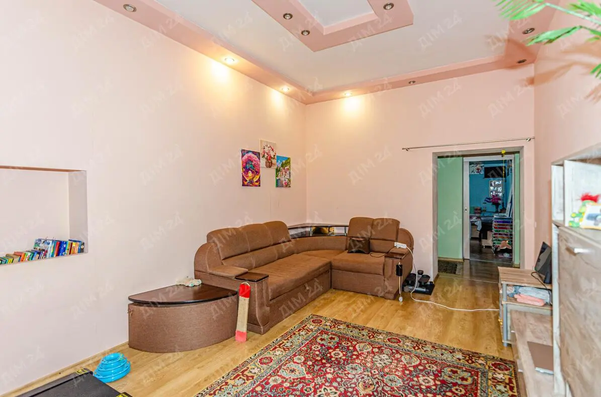 Трикімнатна квартира з характером в Історичному центрі міста
