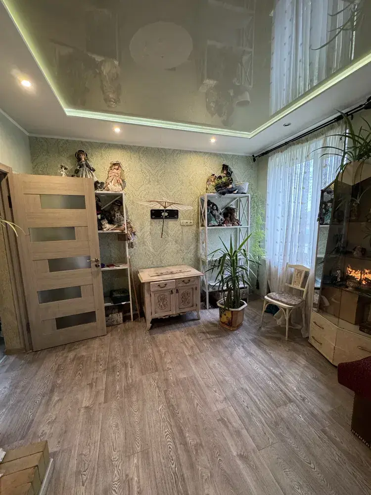 Комфортне житло в центрі: окремий двір + гараж
