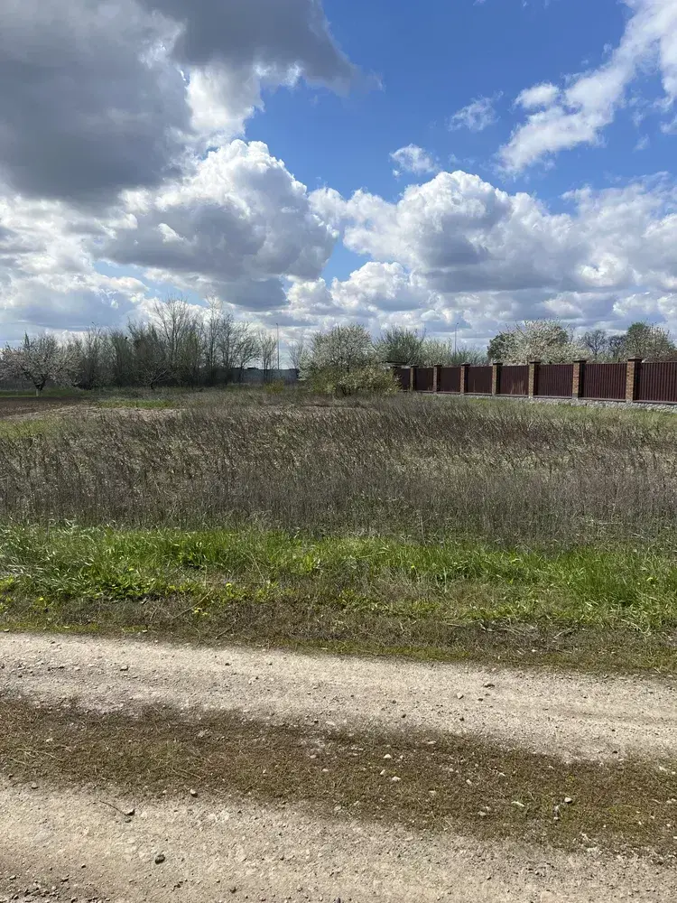 Продається земельна ділянка в Супрунівці - ідеальне місце для будівництва будинку!

