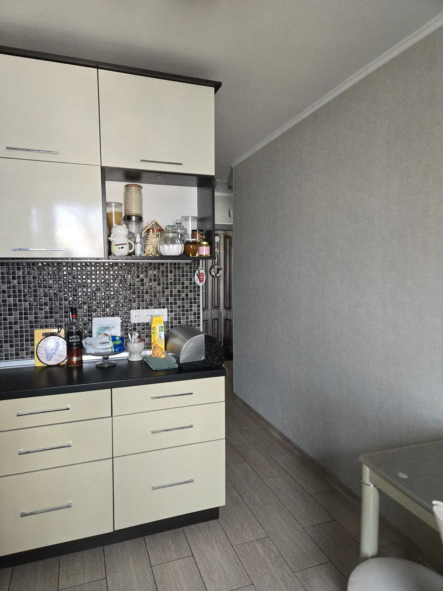 Однокімнатна квартира на середньому поверсі