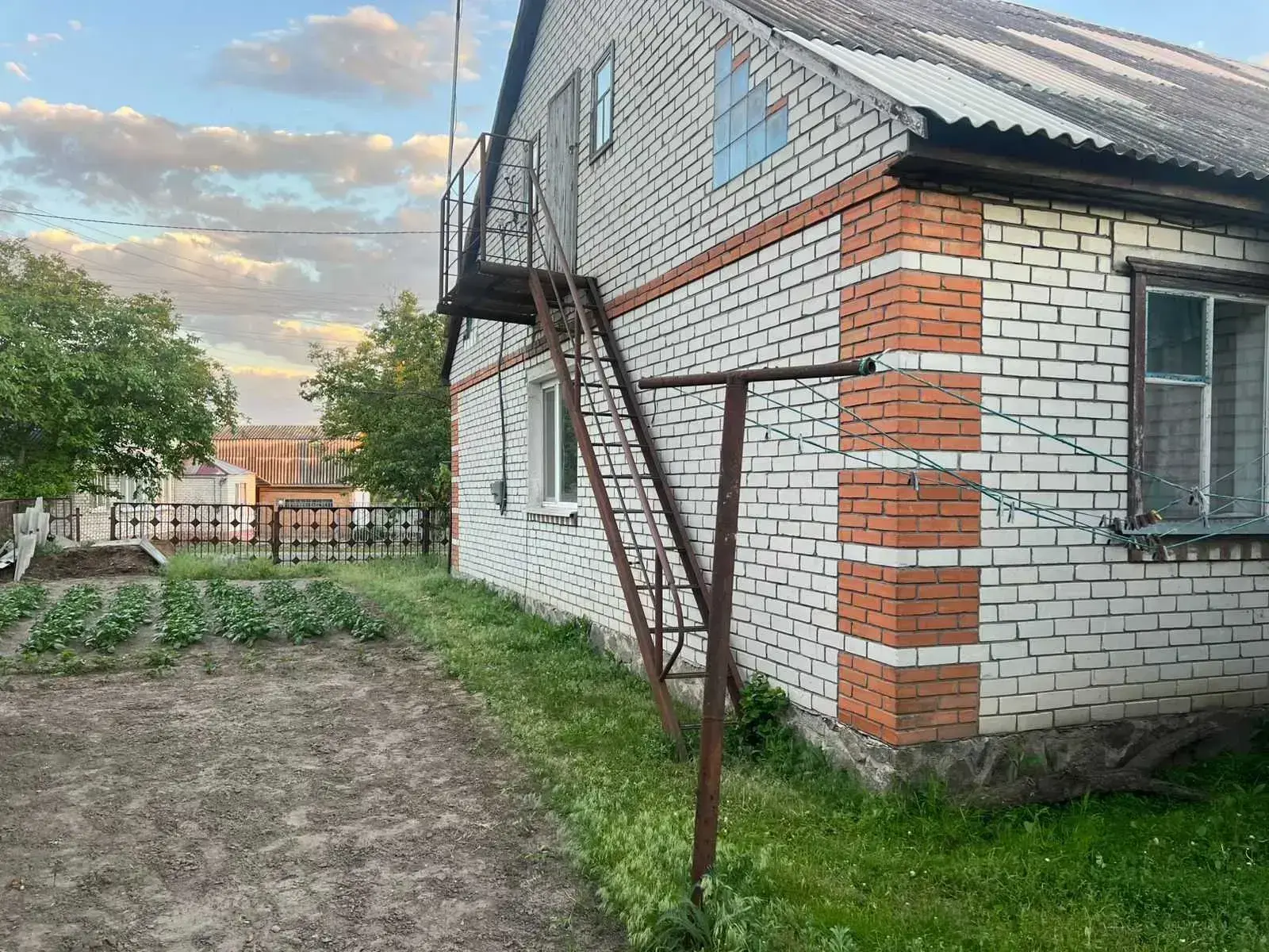 Будинок в смт Нові Санжари!