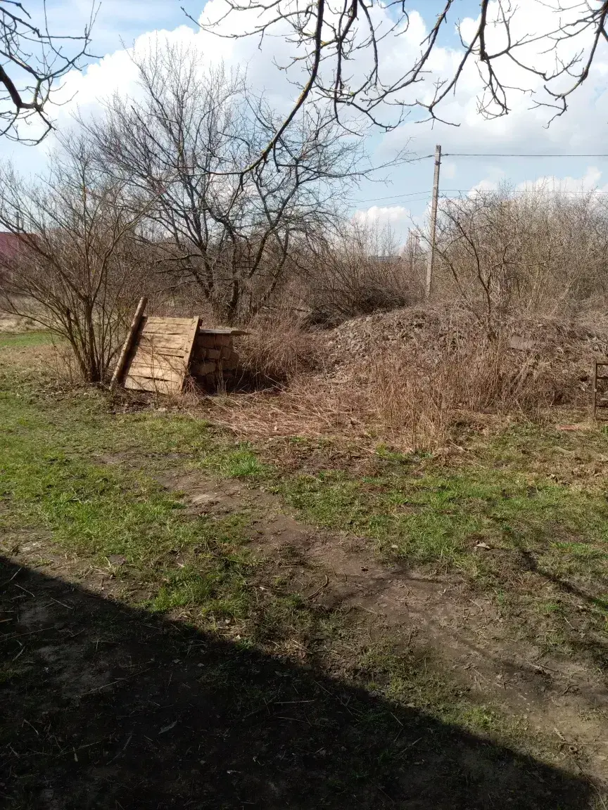 Продам земельну ділянку 18 соток із комунікаціями та будівельними матеріалами в селі Залізничне