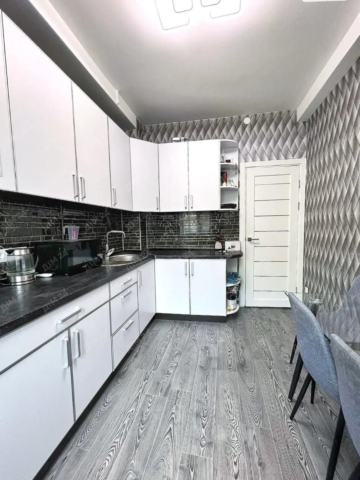 2 кімнатна квартира в Центрі, вул. Соборності