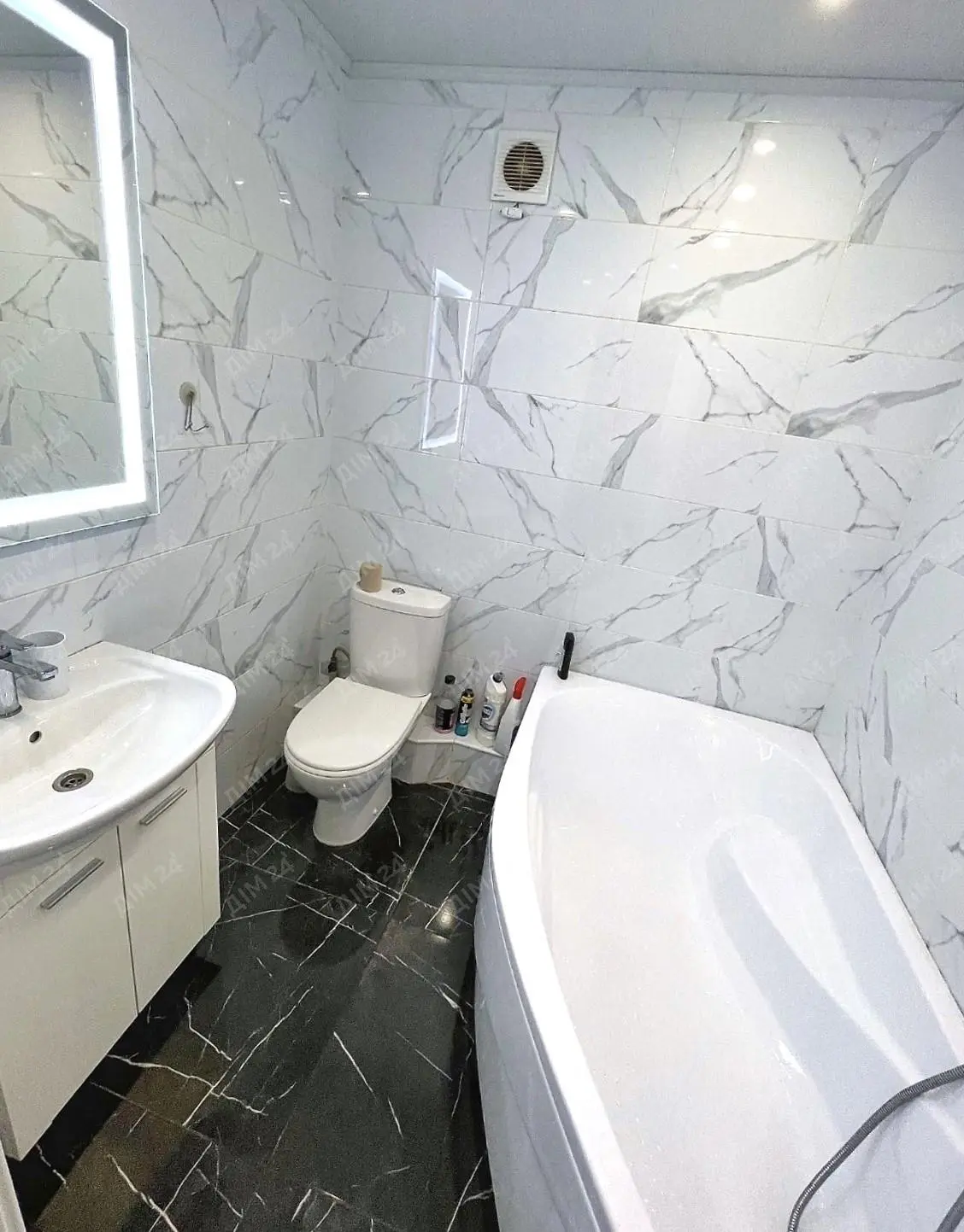 2 кімнатна квартира в Центрі, вул. Соборності