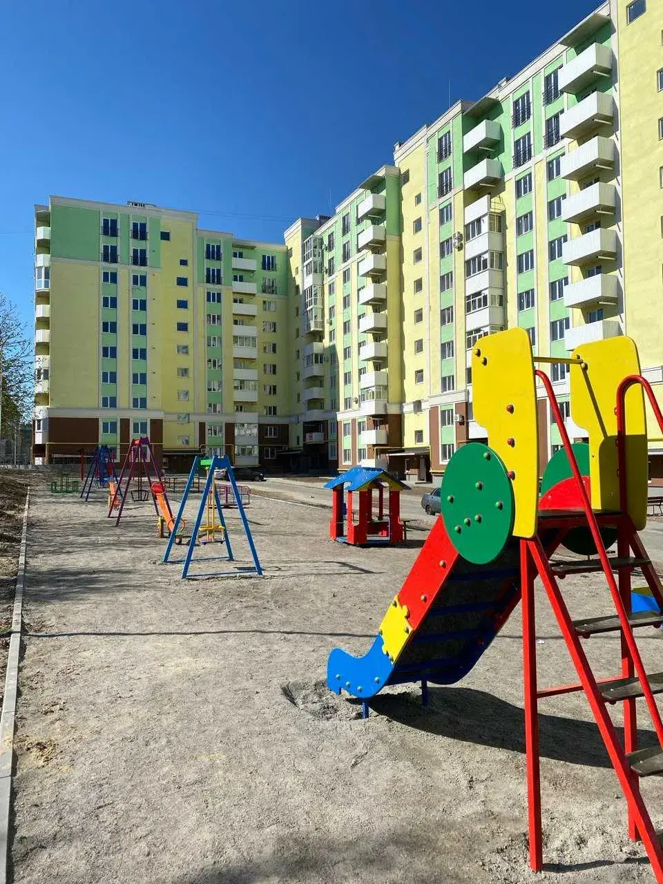 Чудова 3 кімнатна квартира в два рівні з гарним краєвидом в новобудові