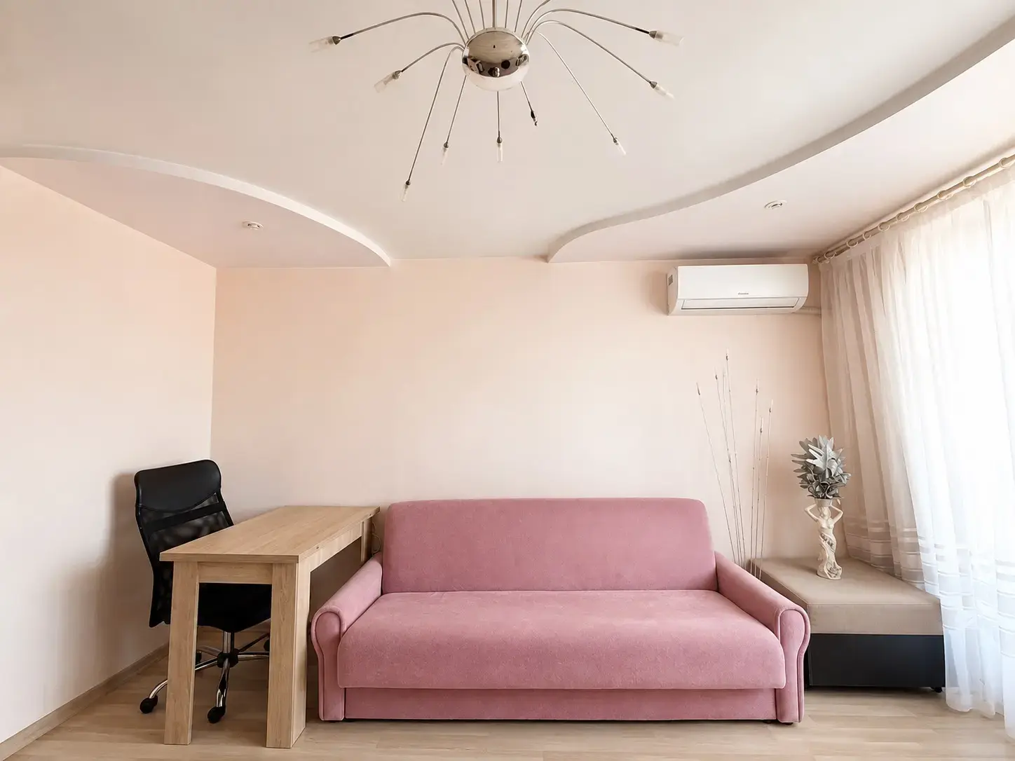 Продаж 3 кімнатної квартири з меблями ,Левада