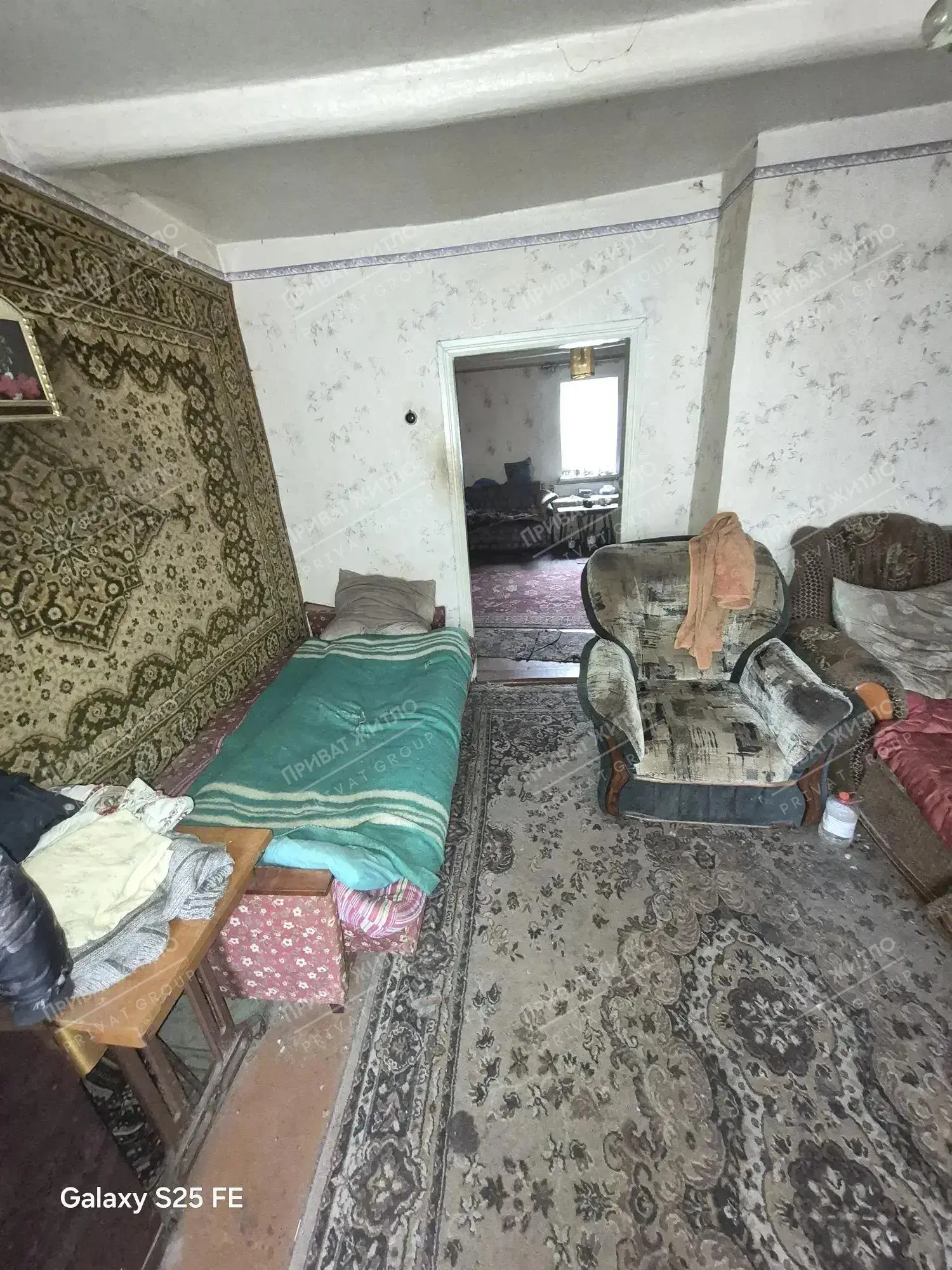 Будинок із зручностями та господарськими спорудами в Малому Тростянці
