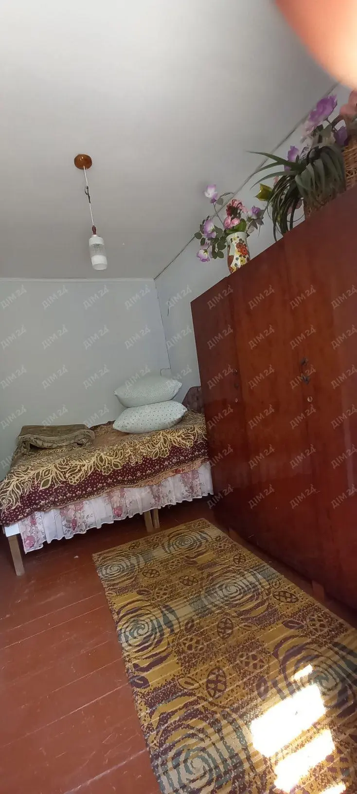 Окремий бюджетний будинок.