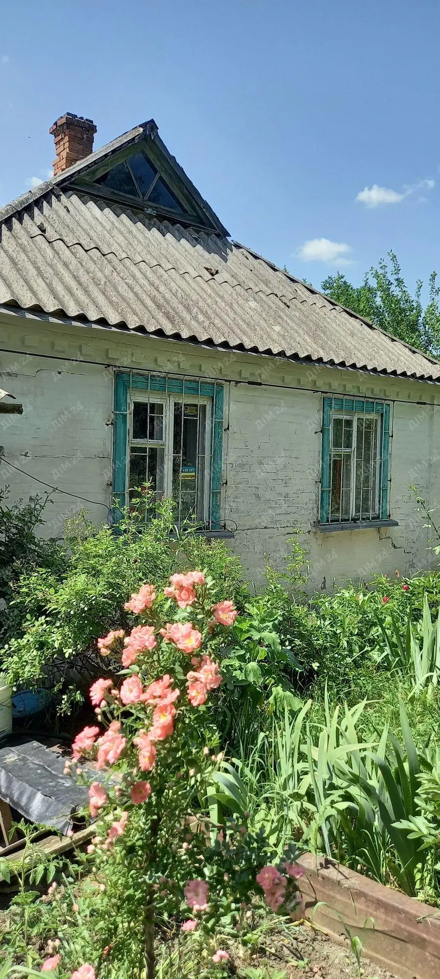 Окремий бюджетний будинок.