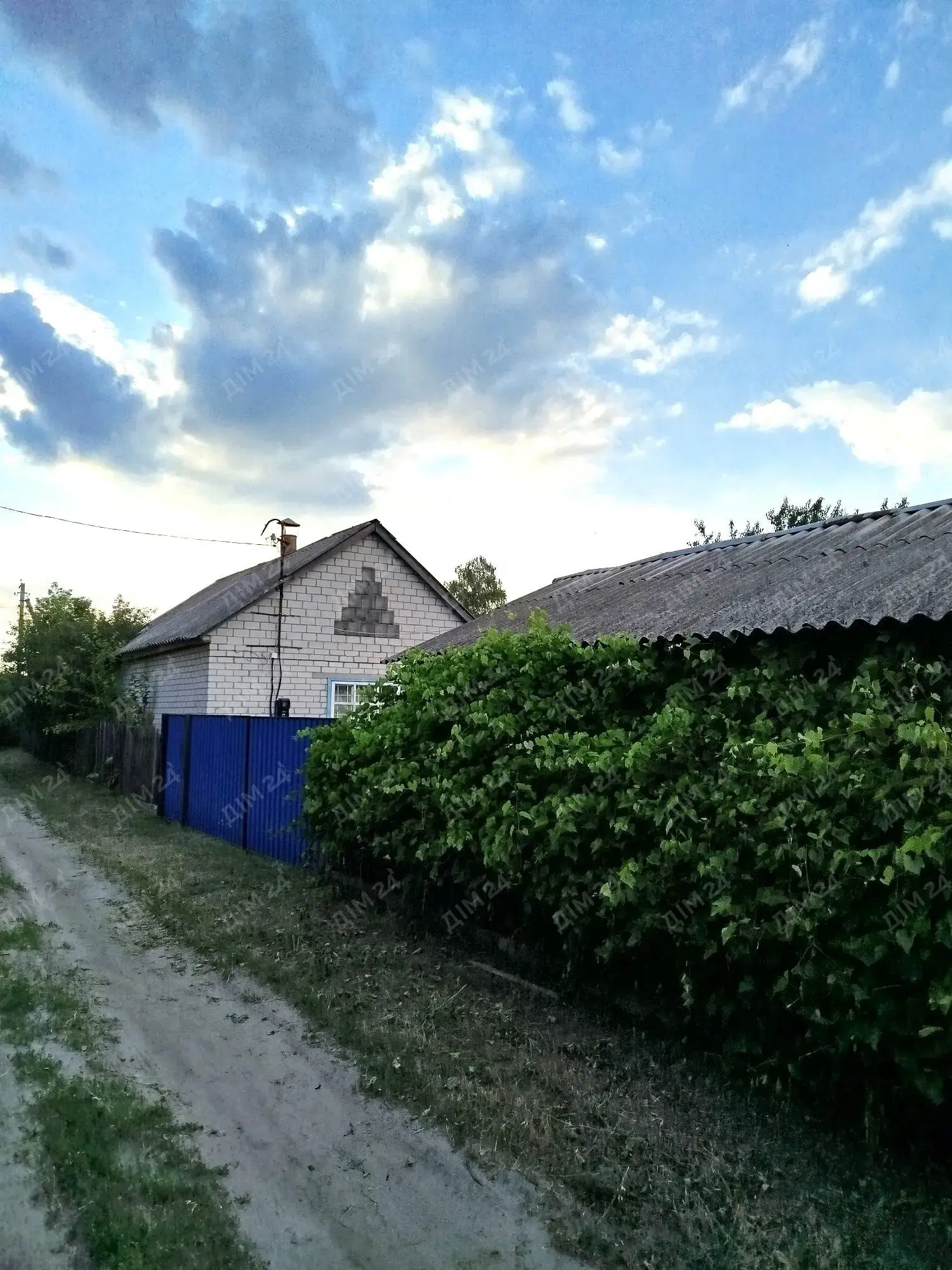Будинок в селі Клюсівка