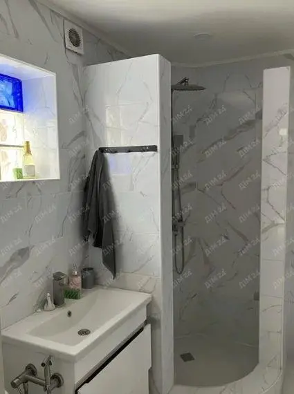 Двоповерховий будинок. Мікрорайон Юрівка. 