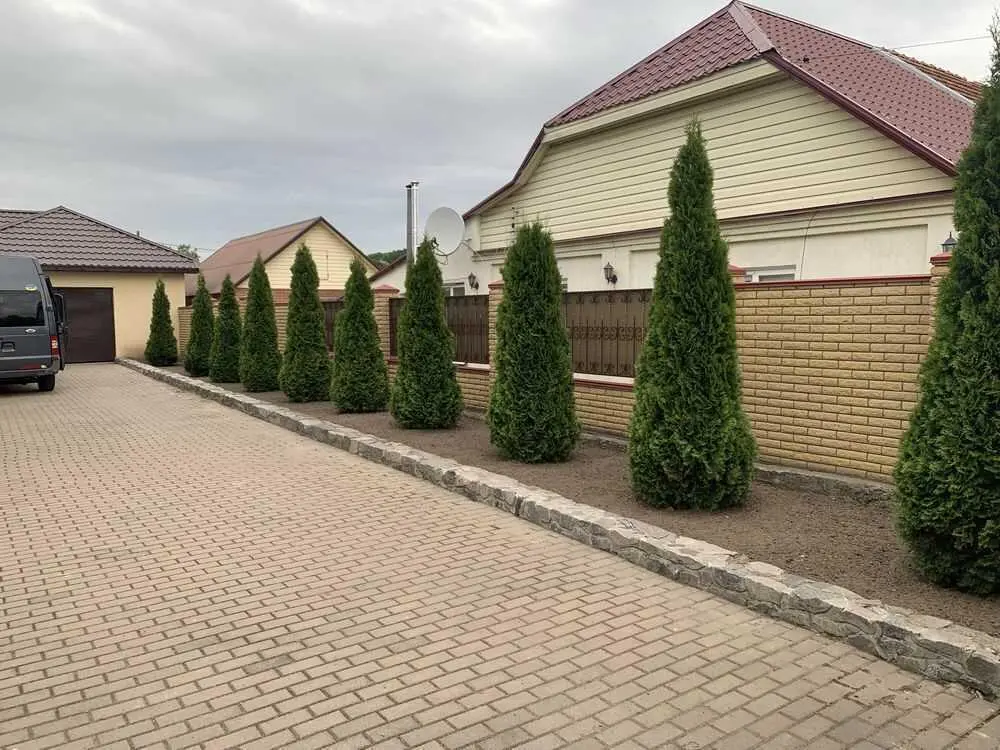 Просторий  двоповерховий будинок на Подолі