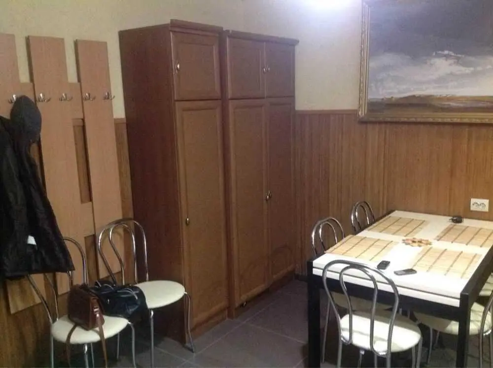 Просторий  двоповерховий будинок на Подолі