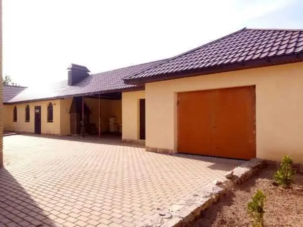 Просторий  двоповерховий будинок на Подолі