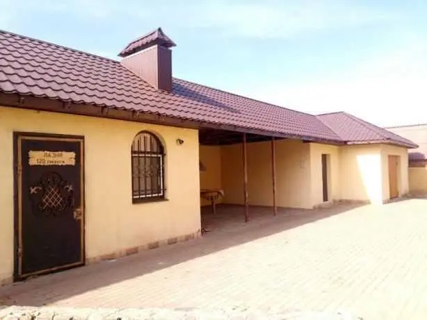 Просторий  двоповерховий будинок на Подолі