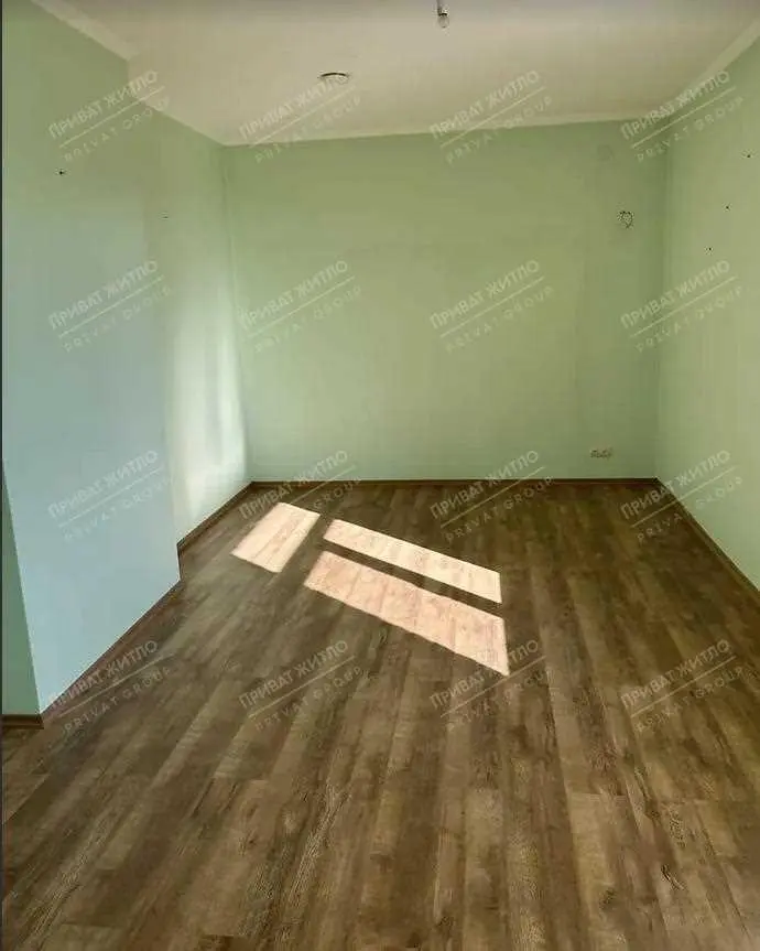 Розкішний двоповерховий цегляний будинок у с. Мильці