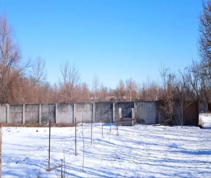 Продається велика ділянка землі у центрі Кротенок