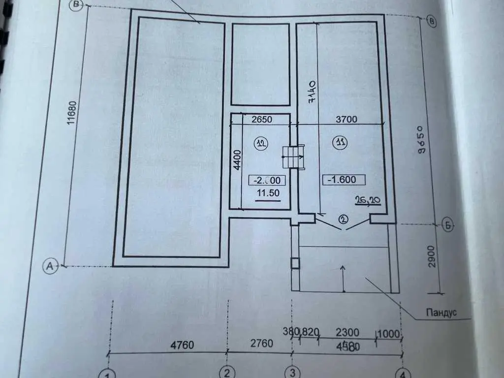Цегляний будинок з комунікаціями