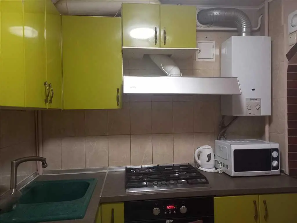 Універсальна трикімнатна квартира. 