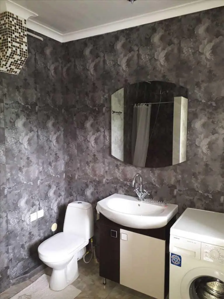 Універсальна трикімнатна квартира. 