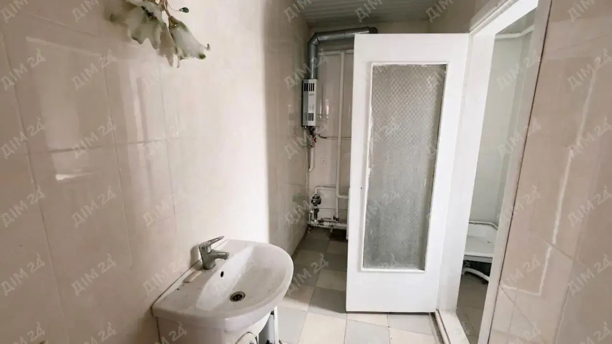 Два житлові будинки за 20 км від м.Полтава, Полтавський район