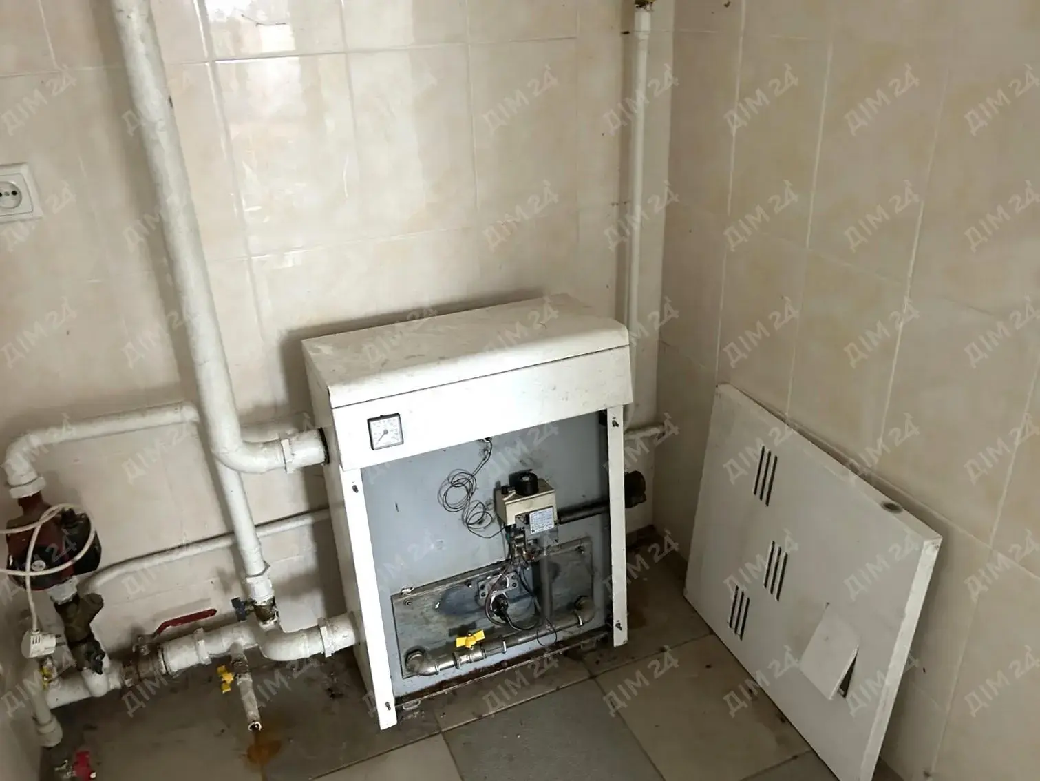 Два житлові будинки за 20 км від м.Полтава, Полтавський район