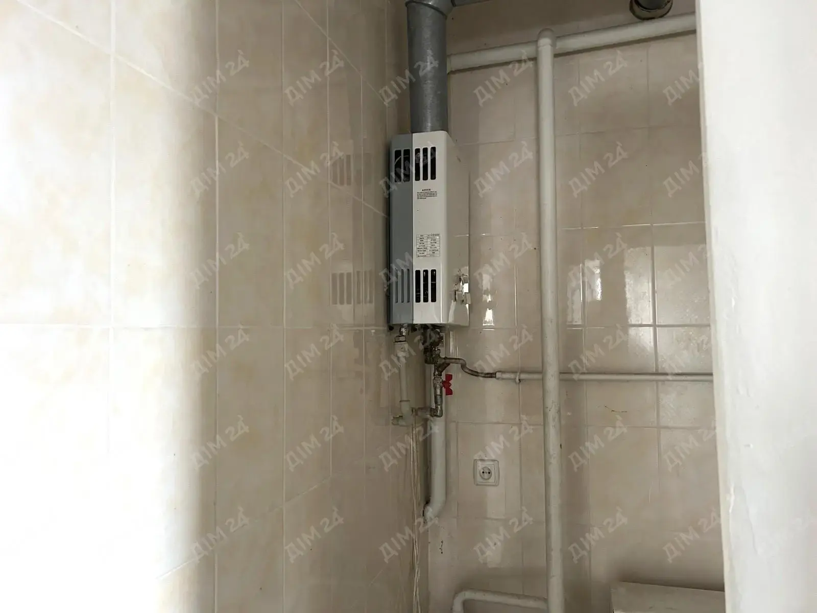 Два житлові будинки за 20 км від м.Полтава, Полтавський район