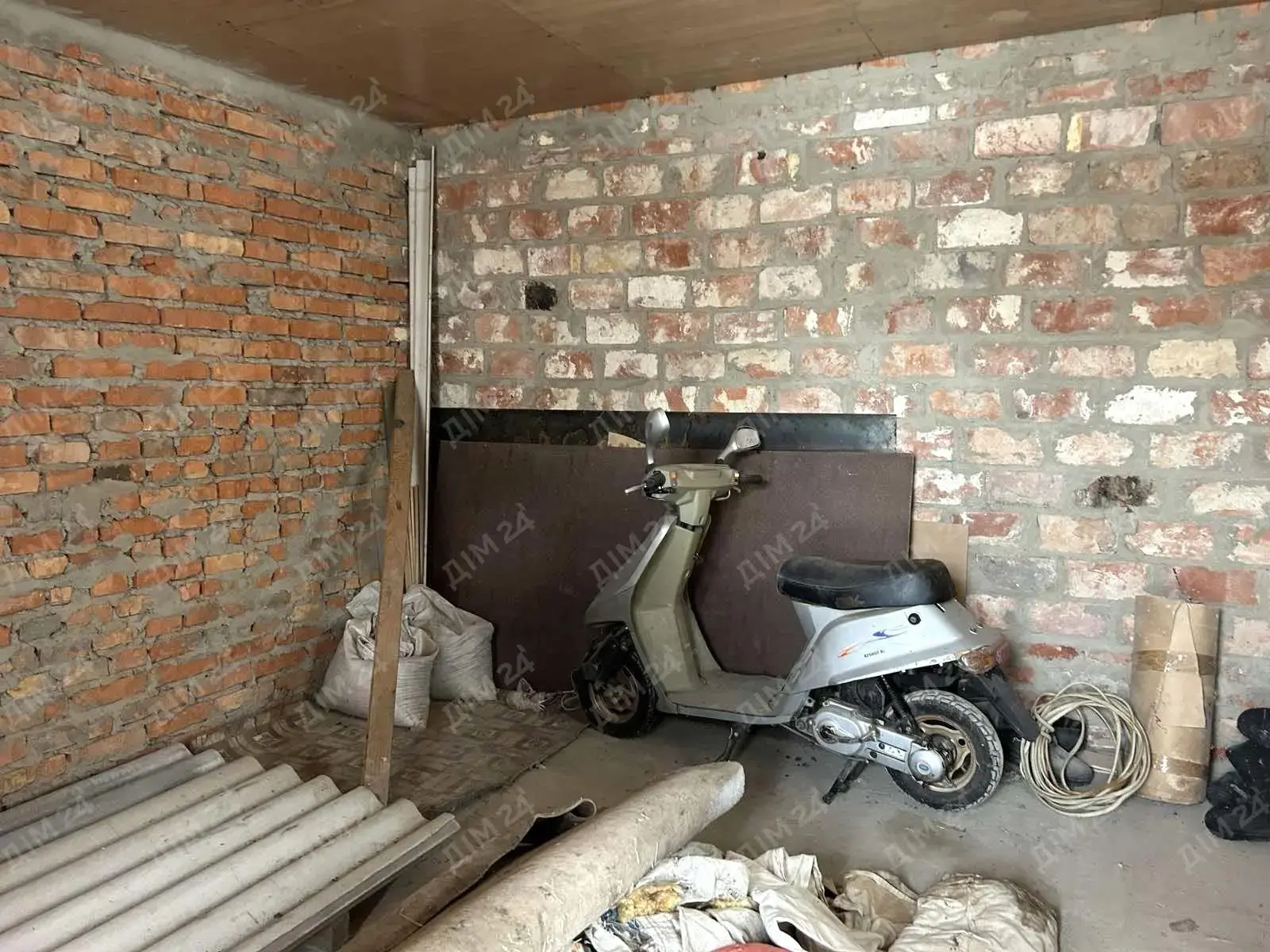 Два житлові будинки за 20 км від м.Полтава, Полтавський район