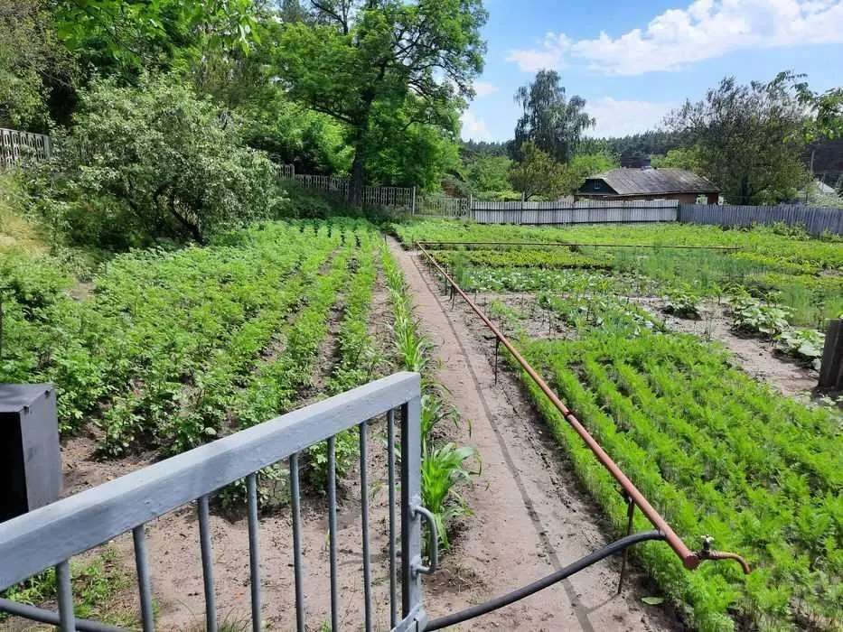 Доглянута земельна ділянка під забудову ! 